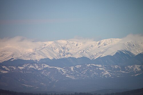 Godeanu & Țarcu: Muntii-godeanu-de-la-30km resize (5319067515)