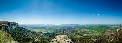 Platoul Madara: Madarsko-plato-panorama-ot-krepostta