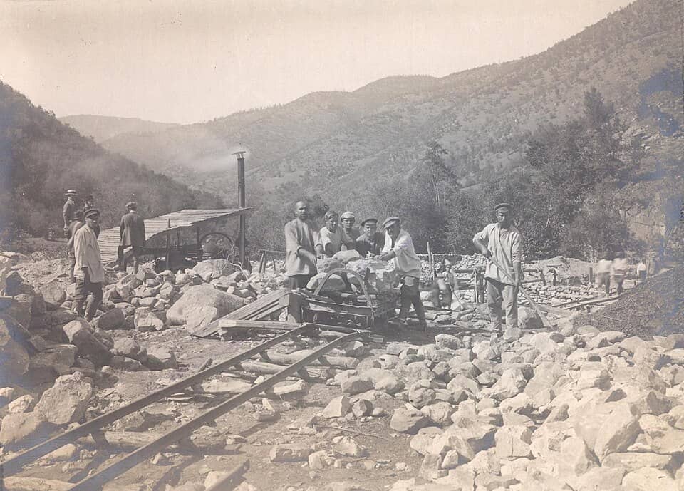 Velingrad și Batak: BASA-3K-7-335-13-Septemvri-Dobrinishte narrow gauge line