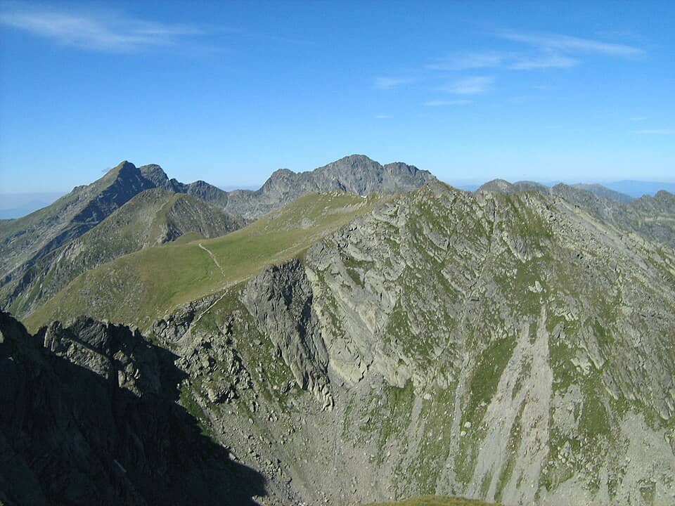 Făgăraș: Vedere spre Vest - Negoiu in plan indepartat - panoramio