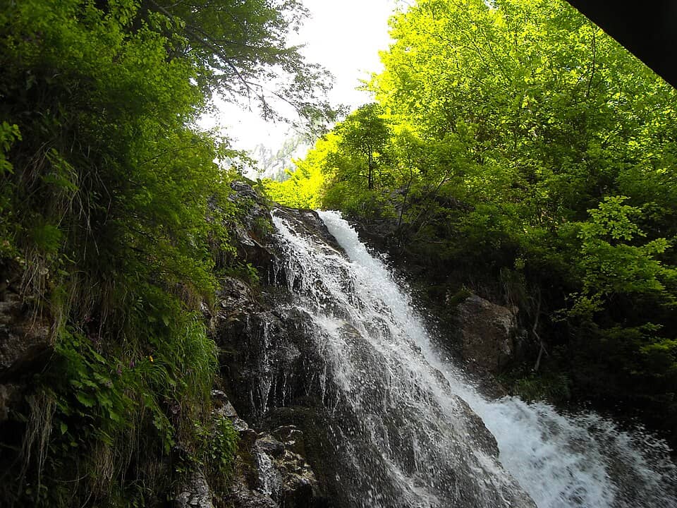 Bucegi: Cascada Urlătoarea - panoramio