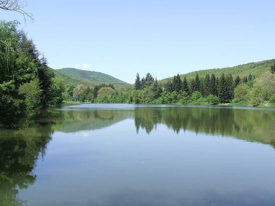 Dealurile Stara Zagora (Sărnena Gora): Starozagorski bani (Bulgaria) lake