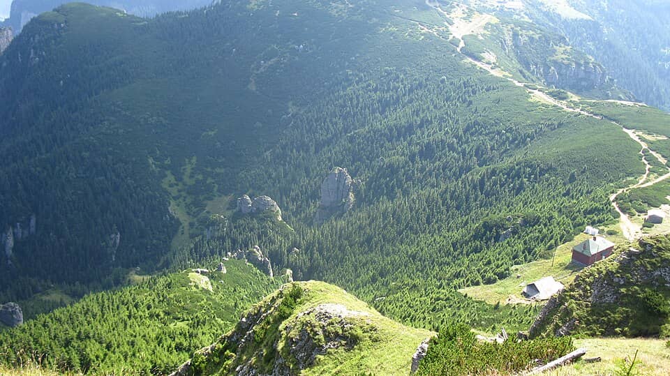 Ceahlău: Panorama, Jgheabul Mare - Cabana Meteo Toaca (Platou) - panoramio