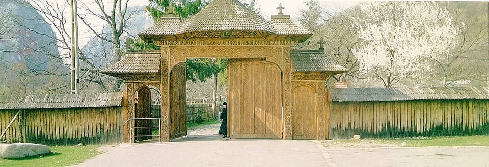 Căpățânii: Monastiréa de Polovragi (panoramic)