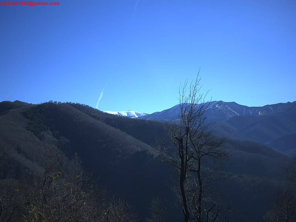 Balcanul Central: View from Zelenikovets to Botev peak(2376m) - panoramio