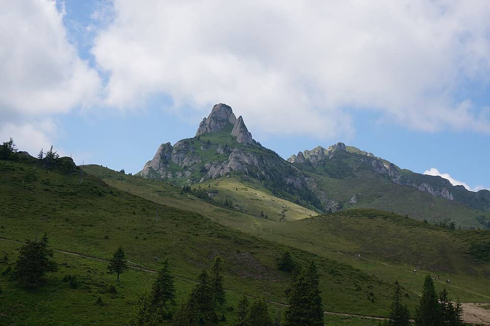 Ciucaș: Varful Ciucas vazut mai de departe - panoramio