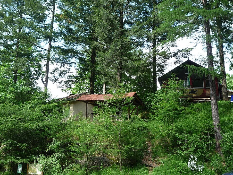 Balcanul Central: "Haiduschka pesen" hut - panoramio