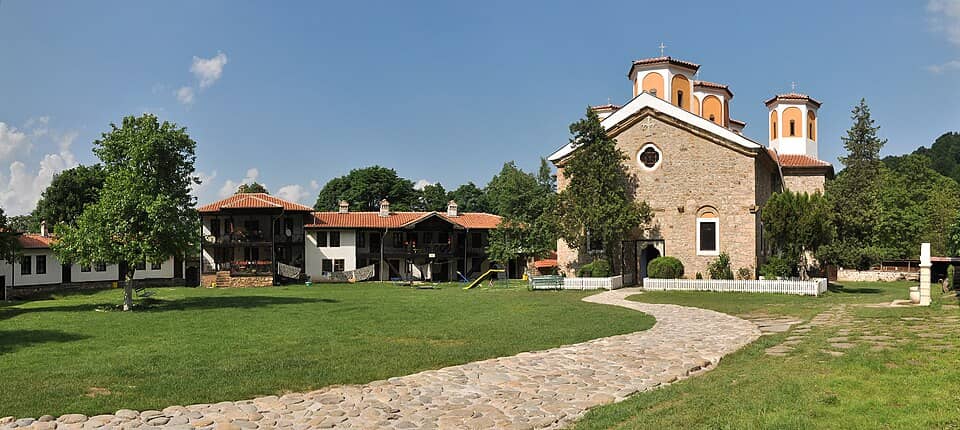 Balcanul de Vest: Etropole și Zlatița: Etropole-Monastery panorama