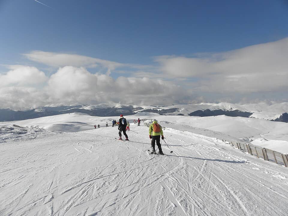 Bucegi: Ski on "Sun Valley" - Bucegi Mountain - panoramio