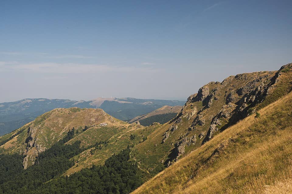 Balcanul Central: Eho hut and Yumruka from West