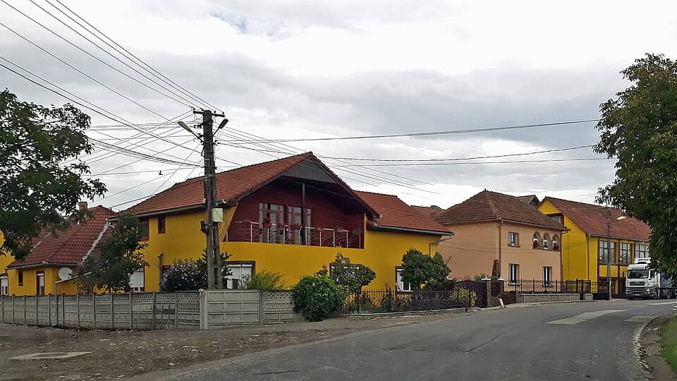 Apuseni: Nagyhalmágy (Hălmagiu) falu Romániában