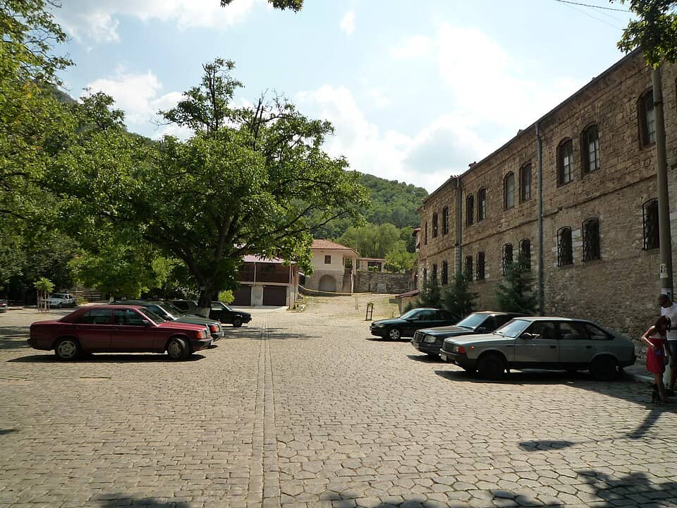 Asenovgrad și Mănăstirea Bacikovo: Бачковски манастир - panoramio