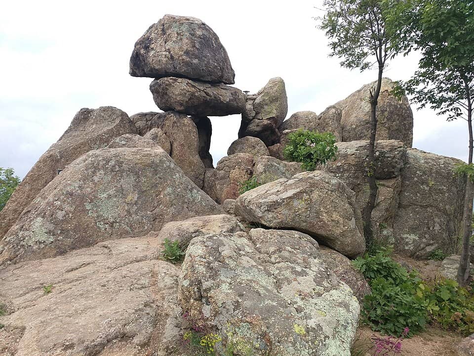 Șipka, Buzludja și Valea Trandafirilor: Stara Zagora Province - Kazanlak Municipality - Village of Buzovgrad - Megalith (1)