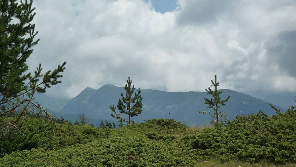 Pirin: Bansko și Vihren: Begovishki preval peak - 2533 m - panoramio