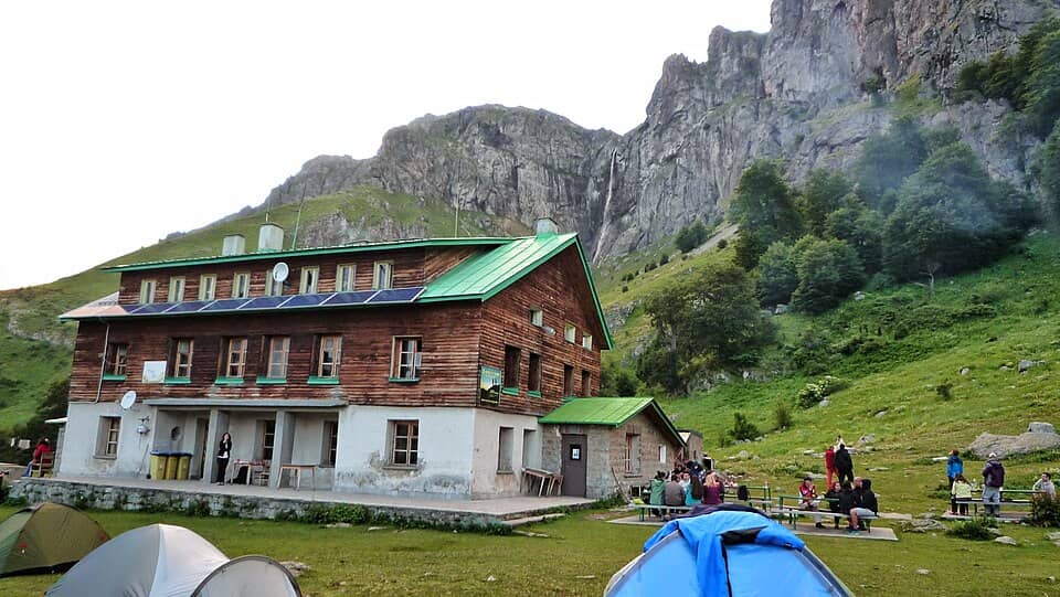 Balcanul Central: Хижа Рай - panoramio (1)