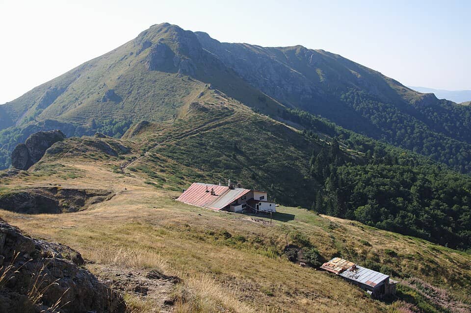 Balcanul Central: Echo hut and Yumruka - panoramio