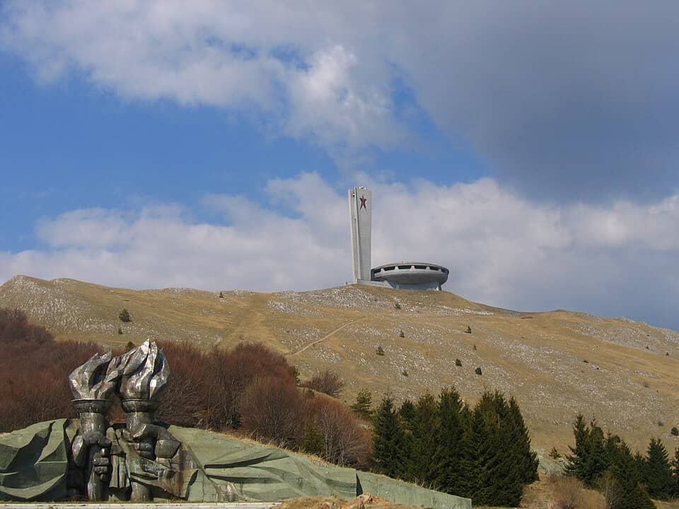 Șipka, Buzludja și Valea Trandafirilor: Le site de Buzludja - panoramio