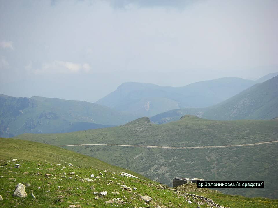 Balcanul Central: View from Botev peak - panoramio
