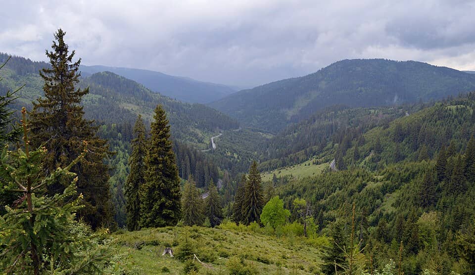 Hășmaș & Cheile Bicazului: View southwest from the Pângărați Pass, Gheorgheni, 2017